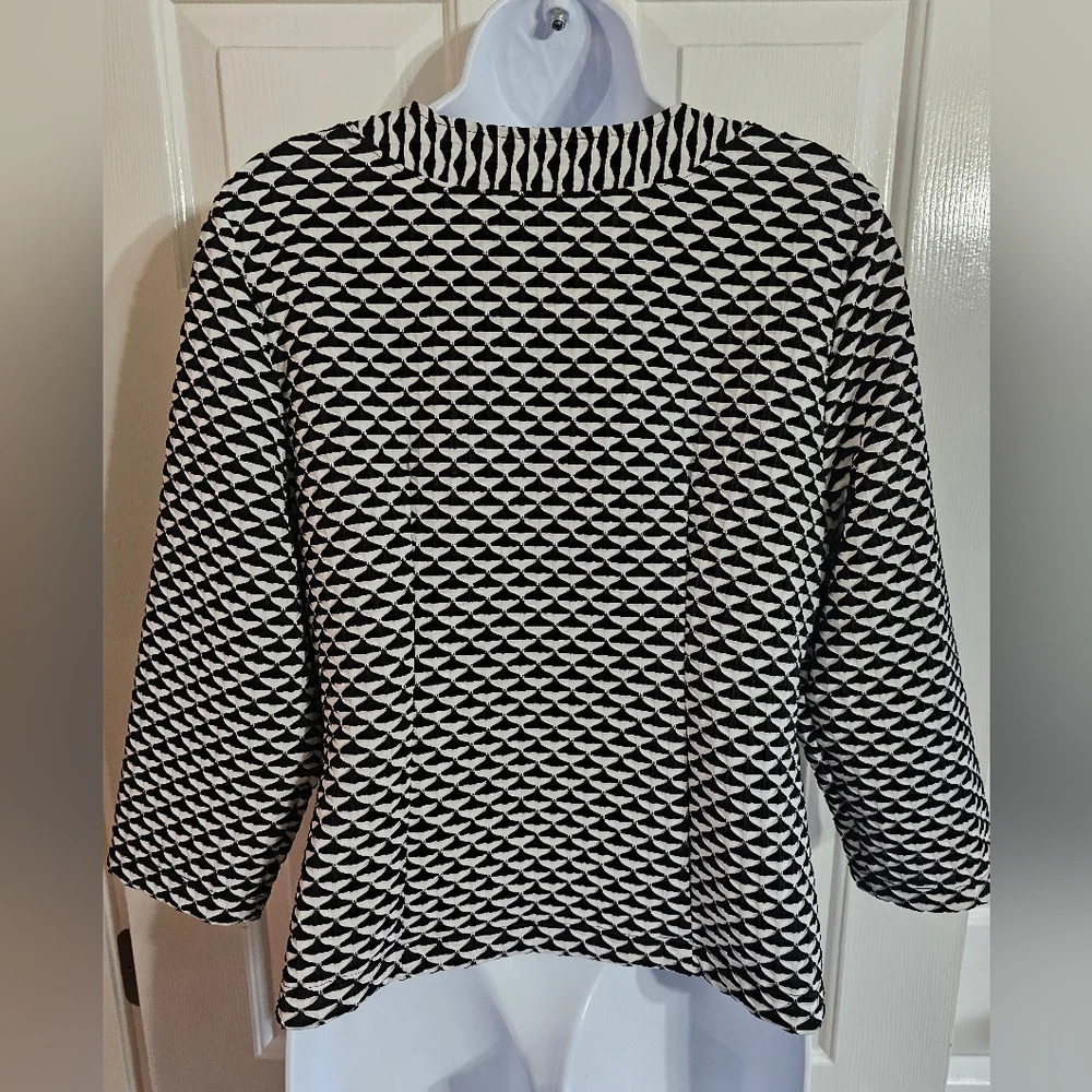 Chico’s Travelers 1 Medium Black White Geometric Zip Blazer Jacket Work Preppy - Picture 3 of 7